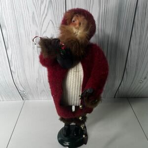 Byers’ Choice Caroler Santa   20th Anniversary 1998 SleighBells (READ)